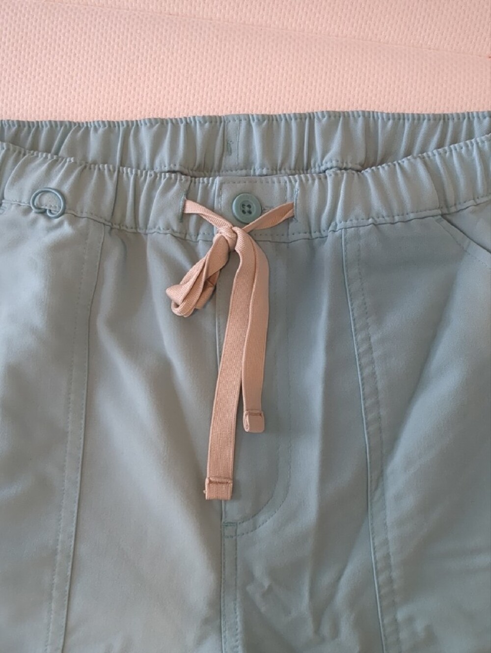 Figs Men’s Teal Medical Scrub Set - V-Neck Top & Drawstring Pants - Picture 4 of 7